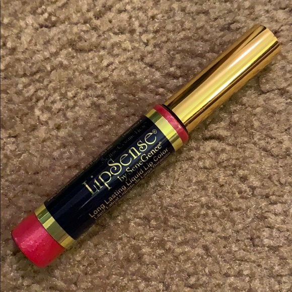 LipSense - Picture 1 of 3